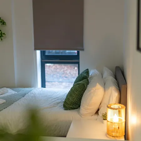 Leeds 3 Bed Flat Apartment