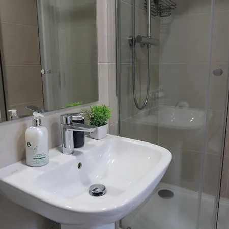 Leeds 3 Bed Flat