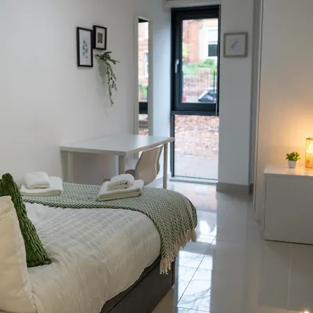 Leeds 3 Bed Flat Apartment *