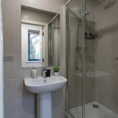 Leeds 3 Bed Flat Apartment