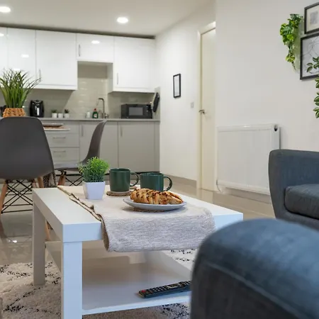 Leeds 3 Bed Flat * Leeds (West Yorkshire)